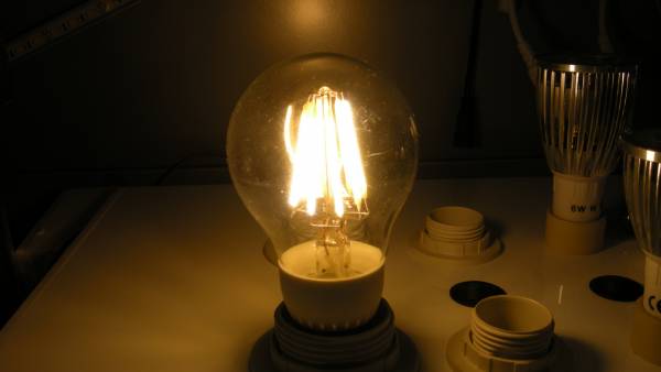 LED Fadenbirne E 27 4Watt, warm weiss,klar,Dimmbar 3484