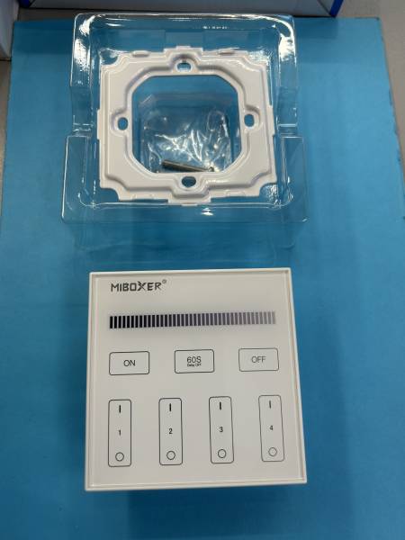 4 Zonen Wandpanel Dimmer, 2 AAA Batterien